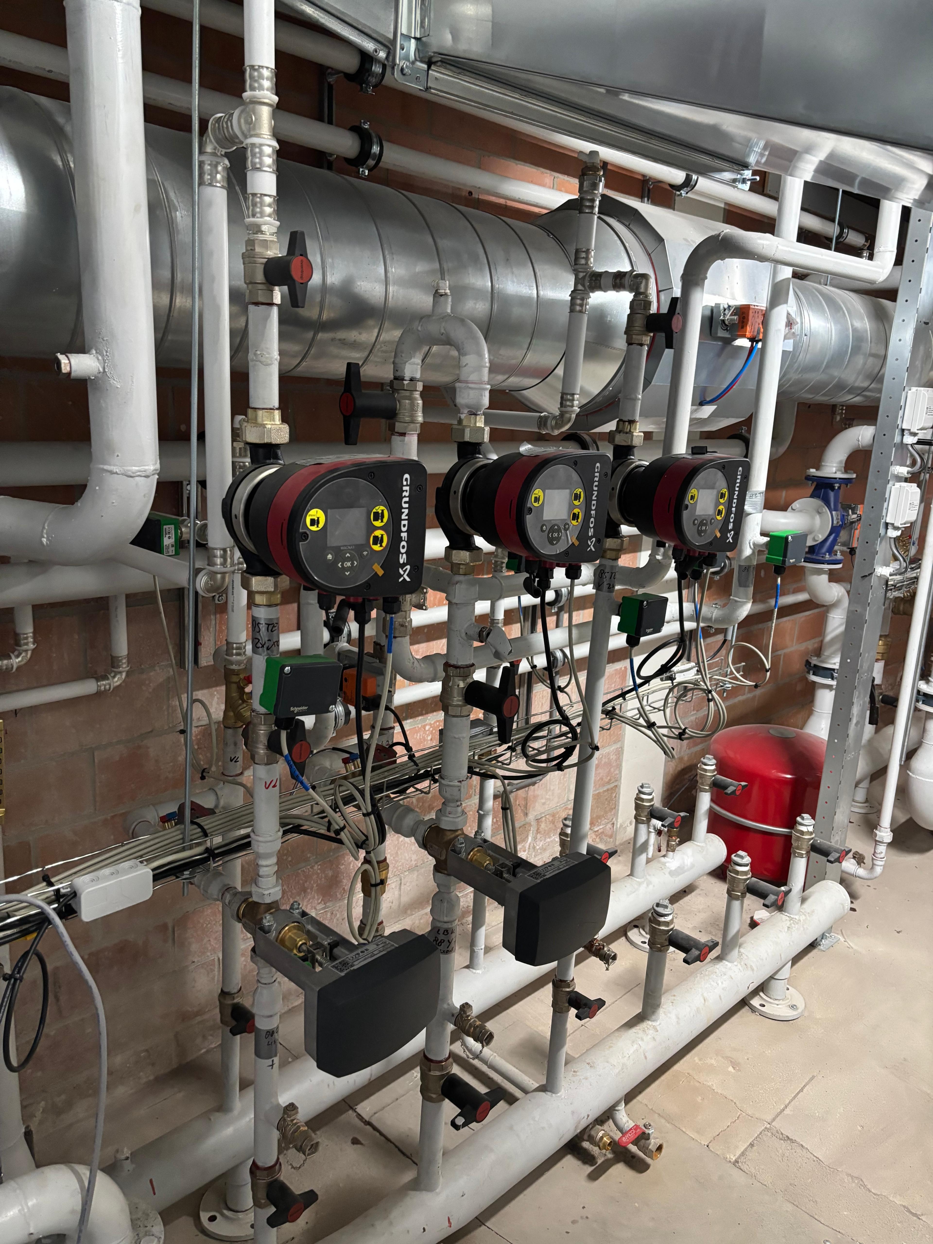 Klepsturing installatie