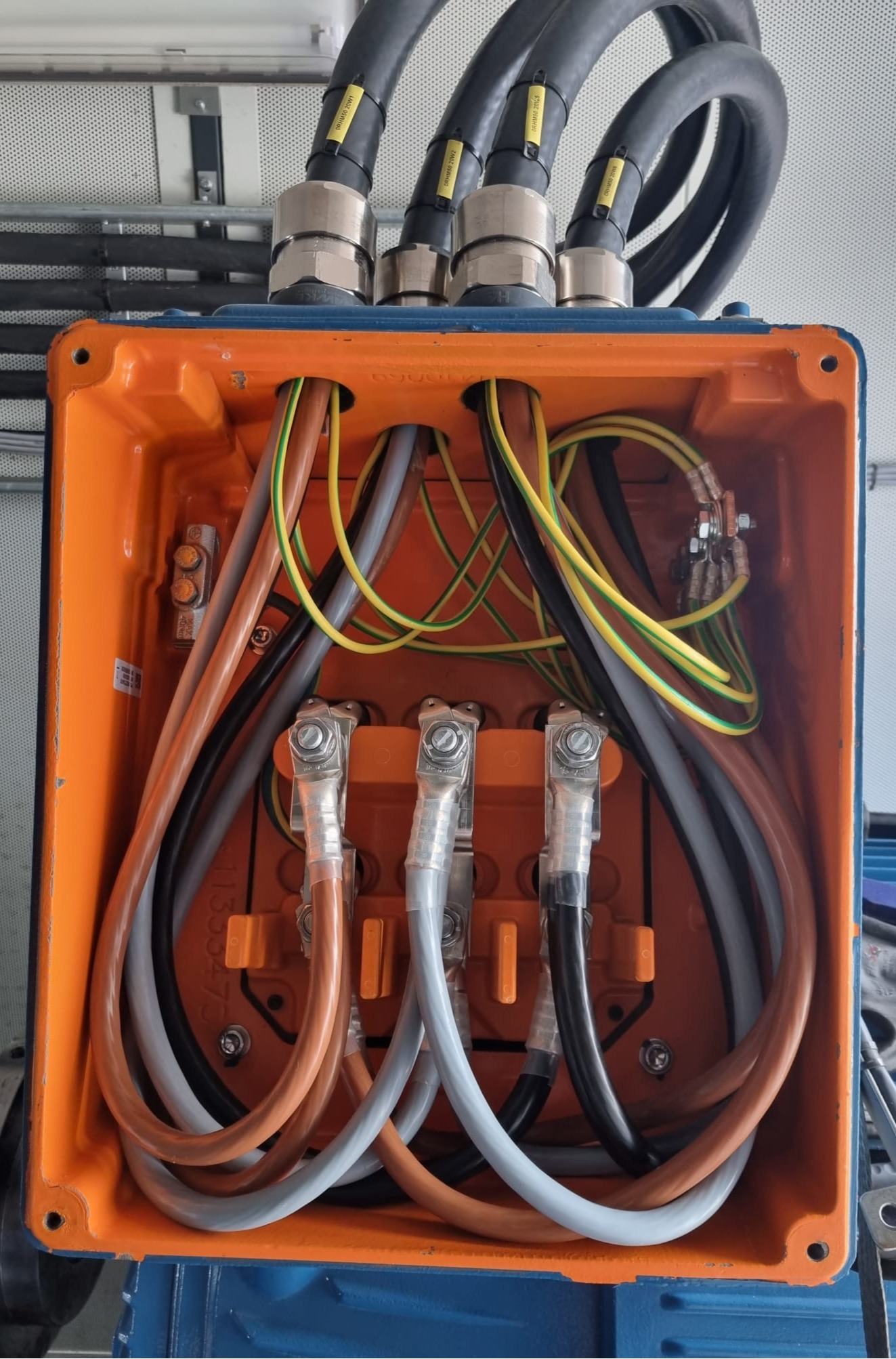 Motor bekabeling installatie